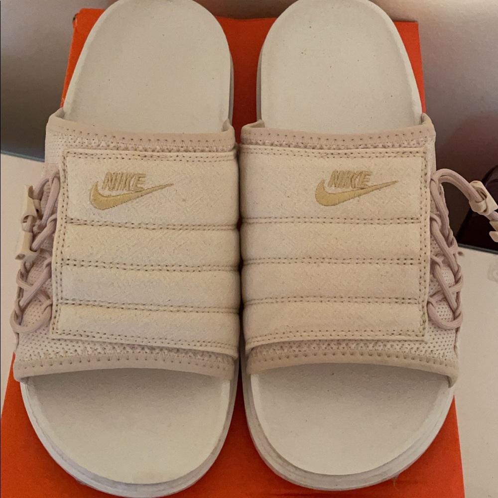 Nike Asuna Slides ‘Pearl White’